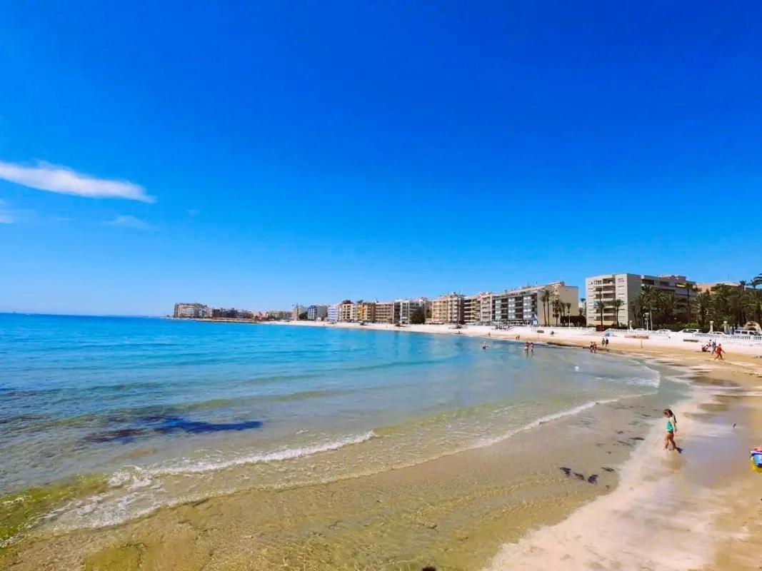 Amazing Penthouse On The Beach, Sea Views, Wifi, Airconditioning And Parking 또레비에하 외부 사진